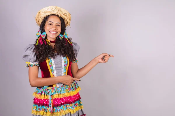 Zenci Brezilyalı Bir Kadın Haziran Partisi Kıyafetleri Giyiyor Joo Adına — Stok fotoğraf