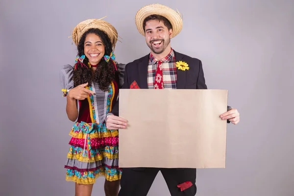 Бразильская Пара Одетая Июньскую Одежду Вечеринок Братается Имя Чжу Арраял — стоковое фото