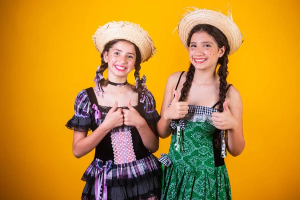 Meisjes Zussen Vrienden Braziliaans Met Feestkleding Arraial Joo Party Horizontaal — Stockfoto