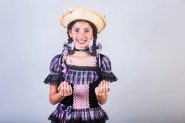 Kız Brezilyalı Festa Junina Arraial Festa Joao Kıyafetleriyle Yatay Portre — Stok fotoğraf