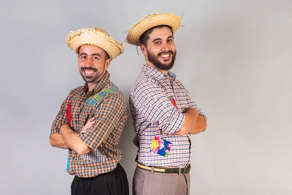 Hombres Amigos Brasileños Con Ropa Festa Junina Arraial Fiesta San —  Fotos de Stock