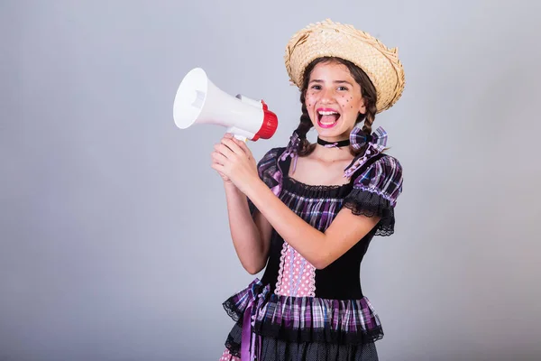 stock image Brazilian girl, with clothes from Festa Junina, Arraial, Festa de So Joo. Horizontal portrait. 