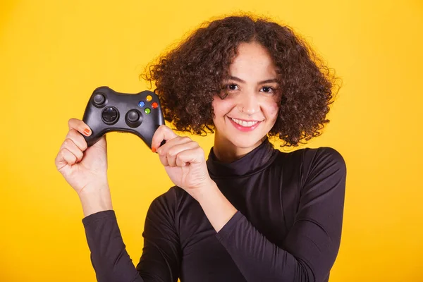 Bělošský Model Černé Košili Modrých Džínách Drží Joystick Hráč Zábava — Stock fotografie