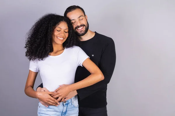 Pareja Interracial Hombre Caucásico Mujer Negra Brasileña Amantes Juntos Abrazado — Foto de Stock