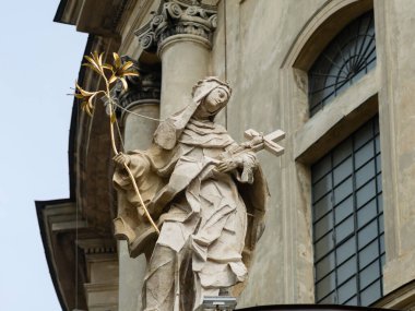 Lviv, Ukrayna - 30 Ağustos 2023: Dominik Katedrali 'nin (şimdi Kutsal Ayin Kilisesi) soyu üzerine bir heykel grubunun parçası)