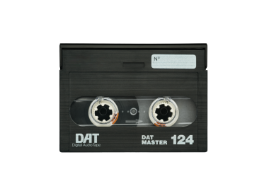 DAT Master 124 dijital ses kasetinin şeffaf katmanlı ön görünümü