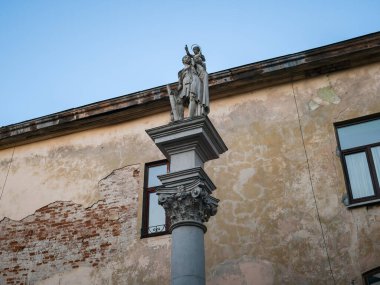 Lviv, Ukrayna - 27 Mart 2024: St. Christopher 's Column (1726) Lviv' in Ermeni Mahallesi
