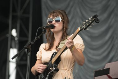 Austin City Limits - Angel Olsen konserde