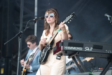 Austin City Limits - Angel Olsen konserde