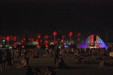 Coachella - Geceleyin kalabalık