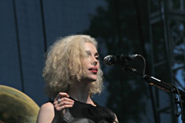 Bonnaroo Müzik ve Sanat Festivali - David Byrne ve St. Vincent konserde