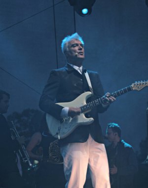 Bonnaroo Müzik ve Sanat Festivali - David Byrne ve St. Vincent konserde