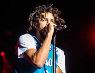 Bonnaroo Müzik ve Sanat Festivali - J Cole konserde