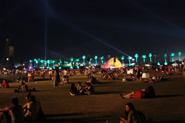 Coachella Tłumy Nocy — Zdjęcie stockowe