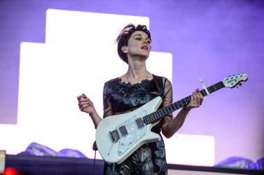 Vali Balosu - St Vincent konserinde