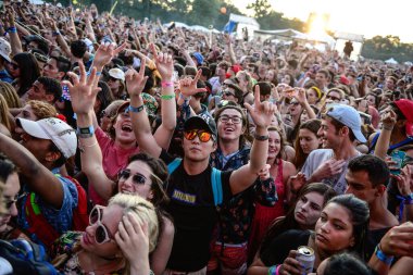 Valiler Balosu - Kalabalık ve Festival Moda