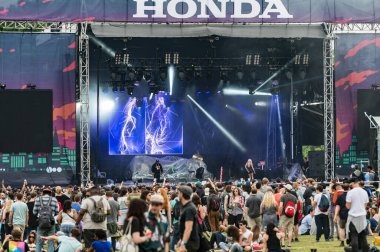 Vali Balosu - Konserde Phantogram