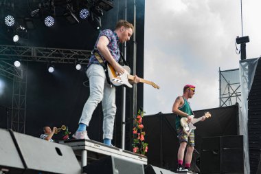 Vali Balosu - Misterwives konserde