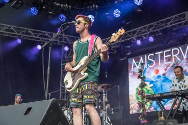 Vali Balosu - Misterwives konserde
