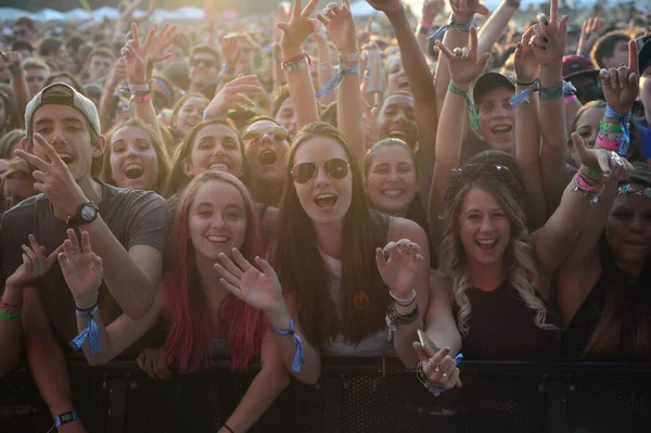Governors Ball Crowds Festival Fashion — Stock Photo, Image