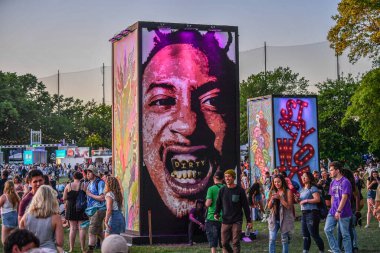 Valilik Balosu - Kalabalık Moda