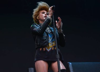 Vali Balosu - Konserde Phanotgram