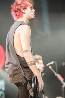 IHeart Radio Jingle Ball - 5 Seconds of Summer in concert