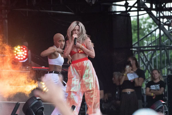 stock image Governors Ball - Halsey in concert