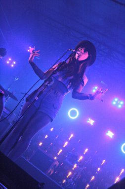 SXSW - Foxes - Louisa Rose Allen konserde