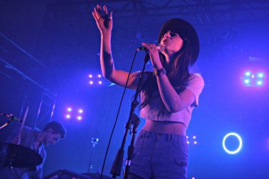 SXSW - Foxes - Louisa Rose Allen konserde