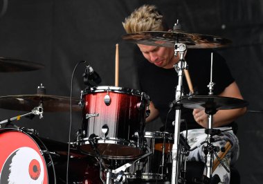 The Meadows - Circa Waves konserde