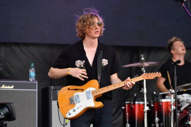 The Meadows - Circa Waves konserde