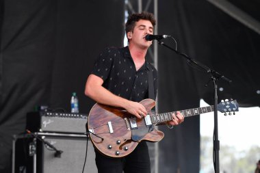 The Meadows - Circa Waves konserde