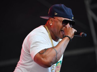 Meadows - LL Cool J konserinde