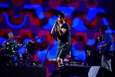 The Meadows - Red Hot Chili Peppers konserde