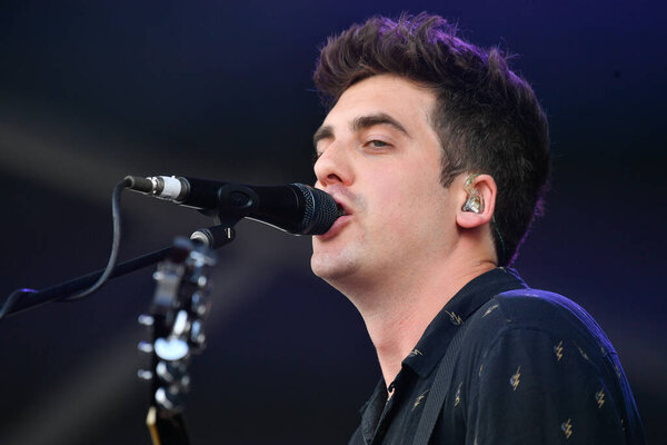 The Meews - Цирк Waives в концерте