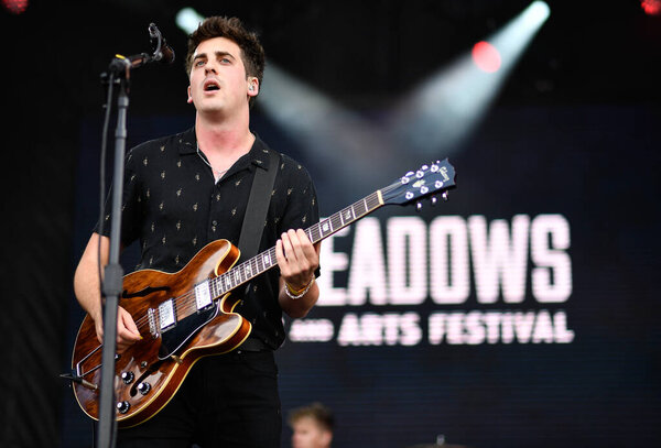 The Meews - Цирк Waives в концерте