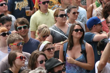 Dave Matthews Grup Karavan Kalabalığı Moda