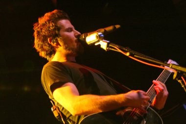 Matt Nathanson, New York 'taki Terminal 5' te konser veriyor.