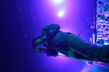 Yeasayer, New York 'taki Terminal 5' te konser verdi.