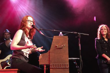 Ingrid Michaelson, New York 'taki Best Buy Tiyatrosu' nda konser veriyor.