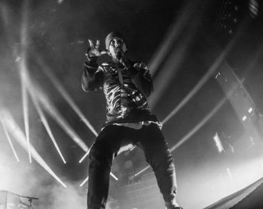 21 pilot New York 'taki Hammerstein Balo Salonu' nda konser veriyor.