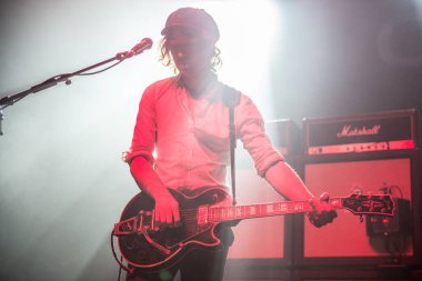 Catfish ve Bottlemen, New York 'taki Terminal 5' te konserdeler.