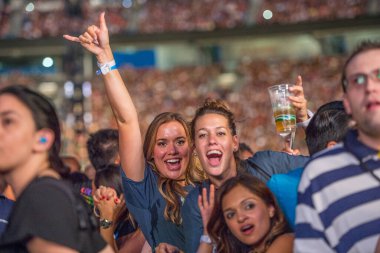 Miami 'deki Hard Rock Stadyumunda konserde Coldplay