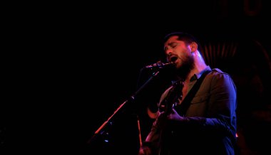 Biz Augustine 'iz - William McCarthy Bowery Balo Salonu' nda konserde