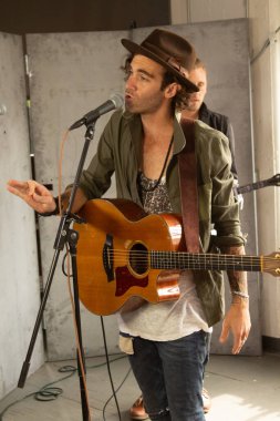 Amerikalı Yazarlar New York 'taki stüdyoda bir seans çekiyor.