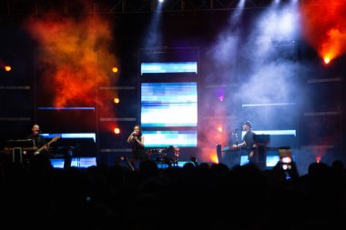 New York 'taki Central Parl Summerstage' dan konserde chvrches