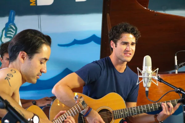 stock image Computer Games - Darren and Chuck Criss film a session in Brooklyn