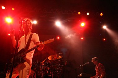 Gomez, New York 'taki Terminal 5' te konser verdi.