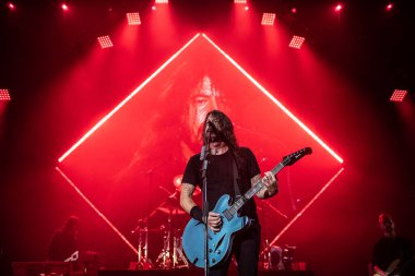 Foo Fighters New York 'ta konser veriyor.